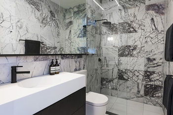 Apartment Hotel East Central - ACT Tourism 0