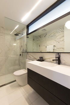 Apartment Hotel East Central - ACT Tourism 8