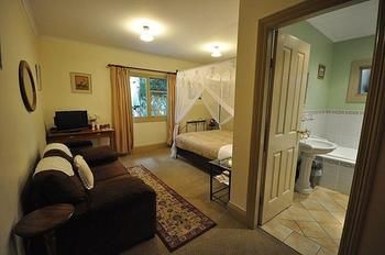 Lurline House - ACT Tourism 10