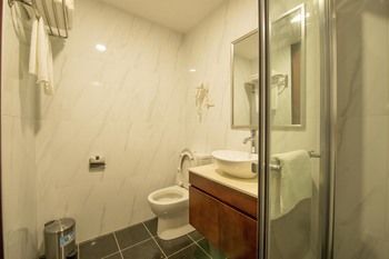 Megaboom City Hotel - ACT Tourism 0