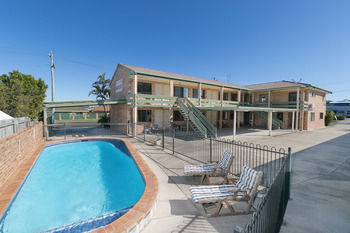 Golden Beach Motor Inn - ACT Tourism 1