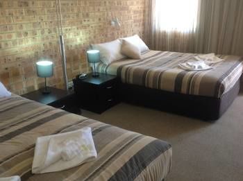 Golden Beach Motor Inn - ACT Tourism 4