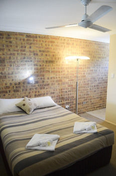 Golden Beach Motor Inn - ACT Tourism 8