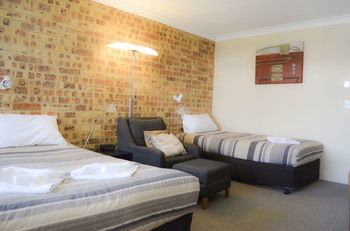 Golden Beach Motor Inn - ACT Tourism 9