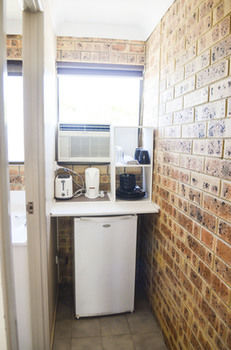 Golden Beach Motor Inn - ACT Tourism 11