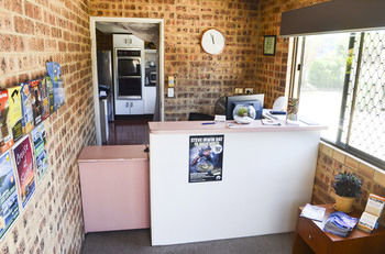 Golden Beach Motor Inn - ACT Tourism 15