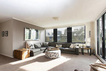 Platinum Apartments On Whiteman St - ACT Tourism 2