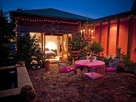 At Eleven, La Petite Maison - ACT Tourism 0
