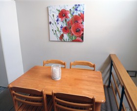 Ashwood Apartments - Lindisfarne - ACT Tourism 4