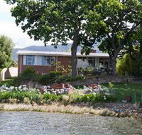 Waterside Accommodation - Derwent Hideaway - ACT Tourism