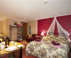 NorthEast Restawhile Bed And Breakfast - ACT Tourism 1