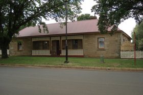 Christopher Hall's Colonial Accommodation - ACT Tourism 0