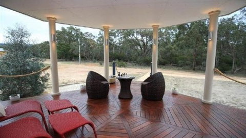 Aurora Cottages - ACT Tourism 1