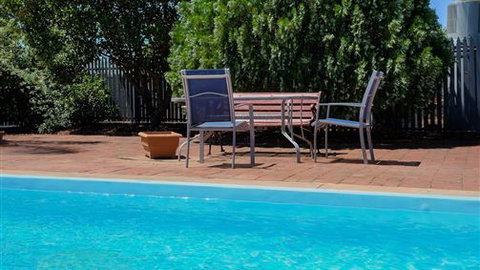 Pioneer Station Motor Inn - ACT Tourism 0