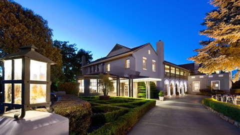 Peppers Mineral Springs Hotel - ACT Tourism 0