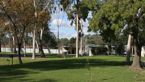 Lake Fyans Holiday Park - ACT Tourism 5