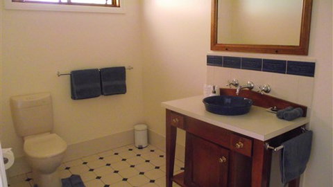 Stableford House Bed & Breakfast - ACT Tourism 3