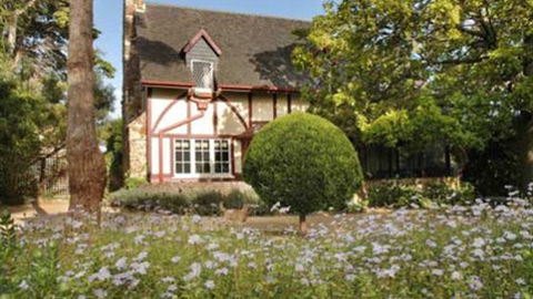 Briarswood Cottage Bed And Breakfast - ACT Tourism 0