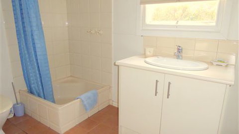 Sunny Hill Villa - ACT Tourism 4