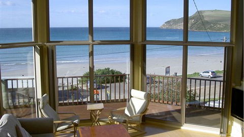 Abalone Beach House - ACT Tourism 0