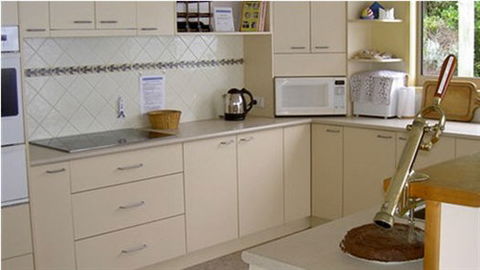 Abalone Beach House - ACT Tourism 1