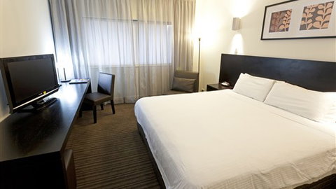 Causeway 353 Hotel - ACT Tourism 1
