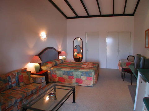Albert Facey Motor Inn Narrogin - ACT Tourism 0