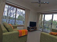 Amble Fern Studio - ACT Tourism 0