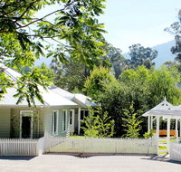 Amelina Cottages - ACT Tourism
