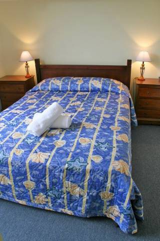 Aussie Resort - ACT Tourism 1