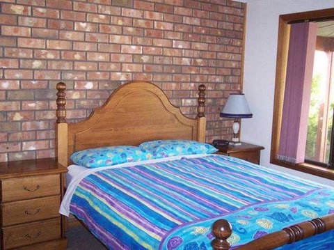 Bott's Beach Retreat - ACT Tourism 1