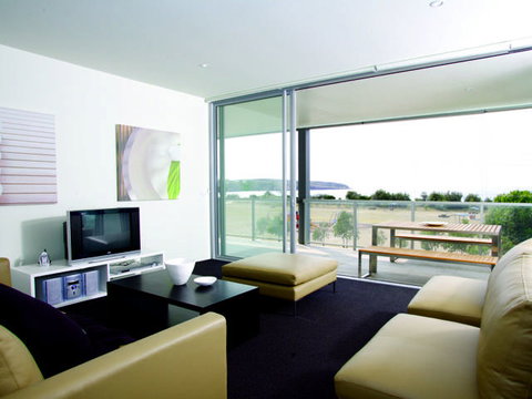 Coast Resort - ACT Tourism 2