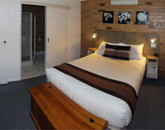Copper Country Motor Inn & Restaurant - ACT Tourism 1
