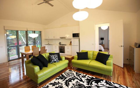Dalrymples Guest Cottages - ACT Tourism 2