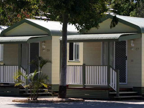Emerald Cabin & Caravan Village - ACT Tourism 0