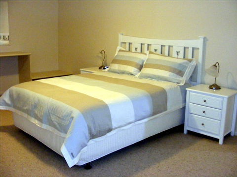 Fairways Bed & Breakfast At Jerilderie - ACT Tourism 1