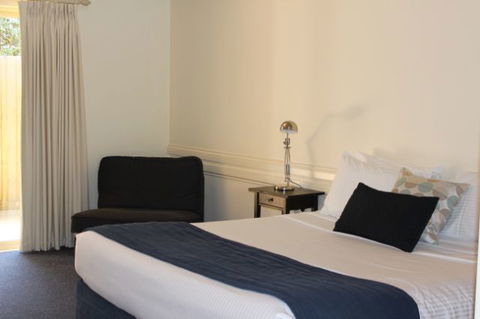 Fairways Resort - ACT Tourism 1