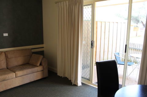 Fairways Resort - ACT Tourism 3