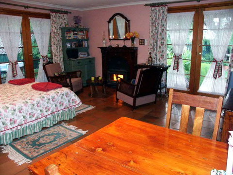 Gawler Churchhill Mews Bed & Breakfast - ACT Tourism 0