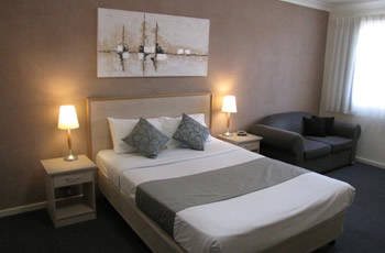 Golf Links Motel - ACT Tourism 0