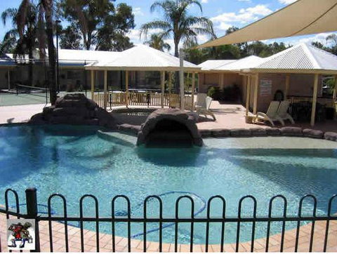 Jolly Swagman Motor Inn - ACT Tourism 0