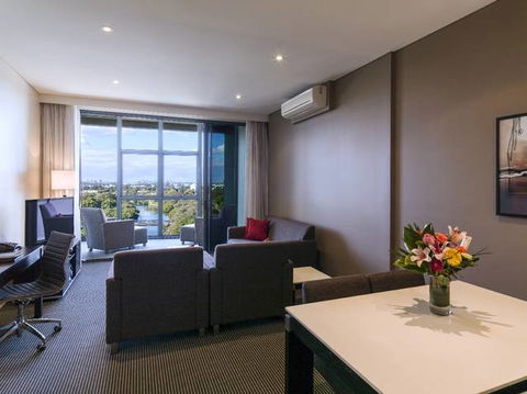 Meriton Serviced Apartments Parramatta - ACT Tourism 2