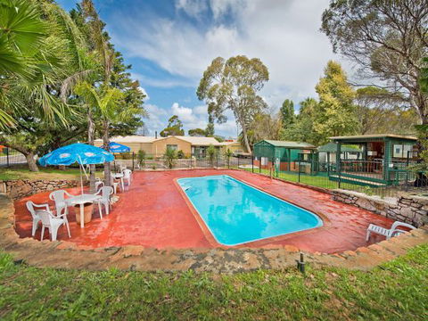 Acclaim Pine Grove Holiday Park - ACT Tourism 8