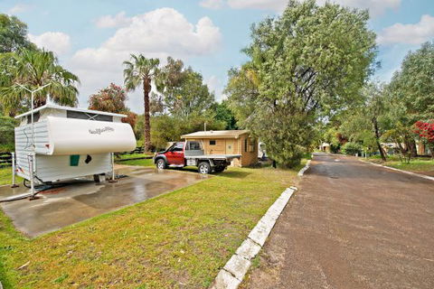 Acclaim Pine Grove Holiday Park - ACT Tourism 10