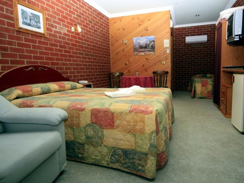 The Elms Motor Inn - ACT Tourism 2