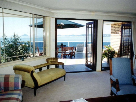 The Mitchells Waterfront Bed & Breakfast - ACT Tourism 1