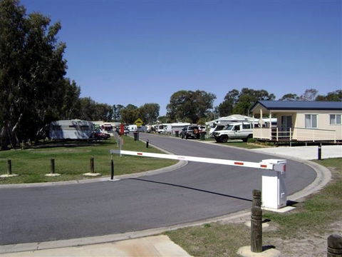 Toorbul Caravan Park - ACT Tourism 0