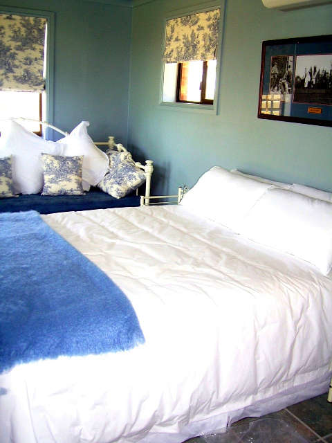 Walls Court Bed & Breakfast - ACT Tourism 0