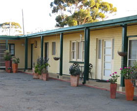Lake Grace Saltbush Inn - ACT Tourism 2