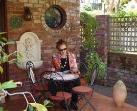 Possum Creek Lodge - ACT Tourism 0